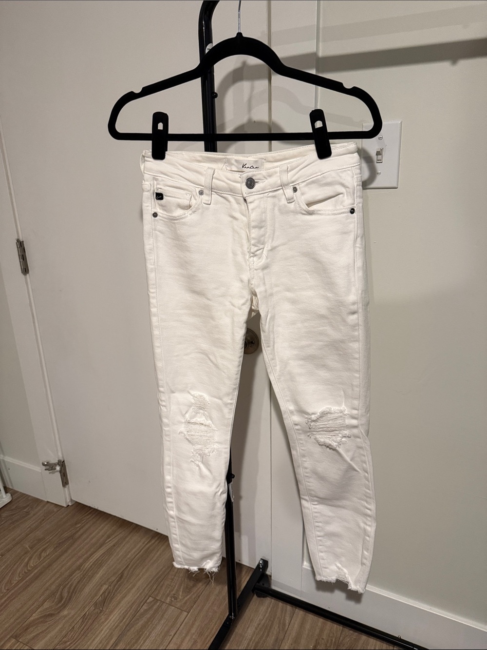 KanCan White Skinny Distressed Jeans